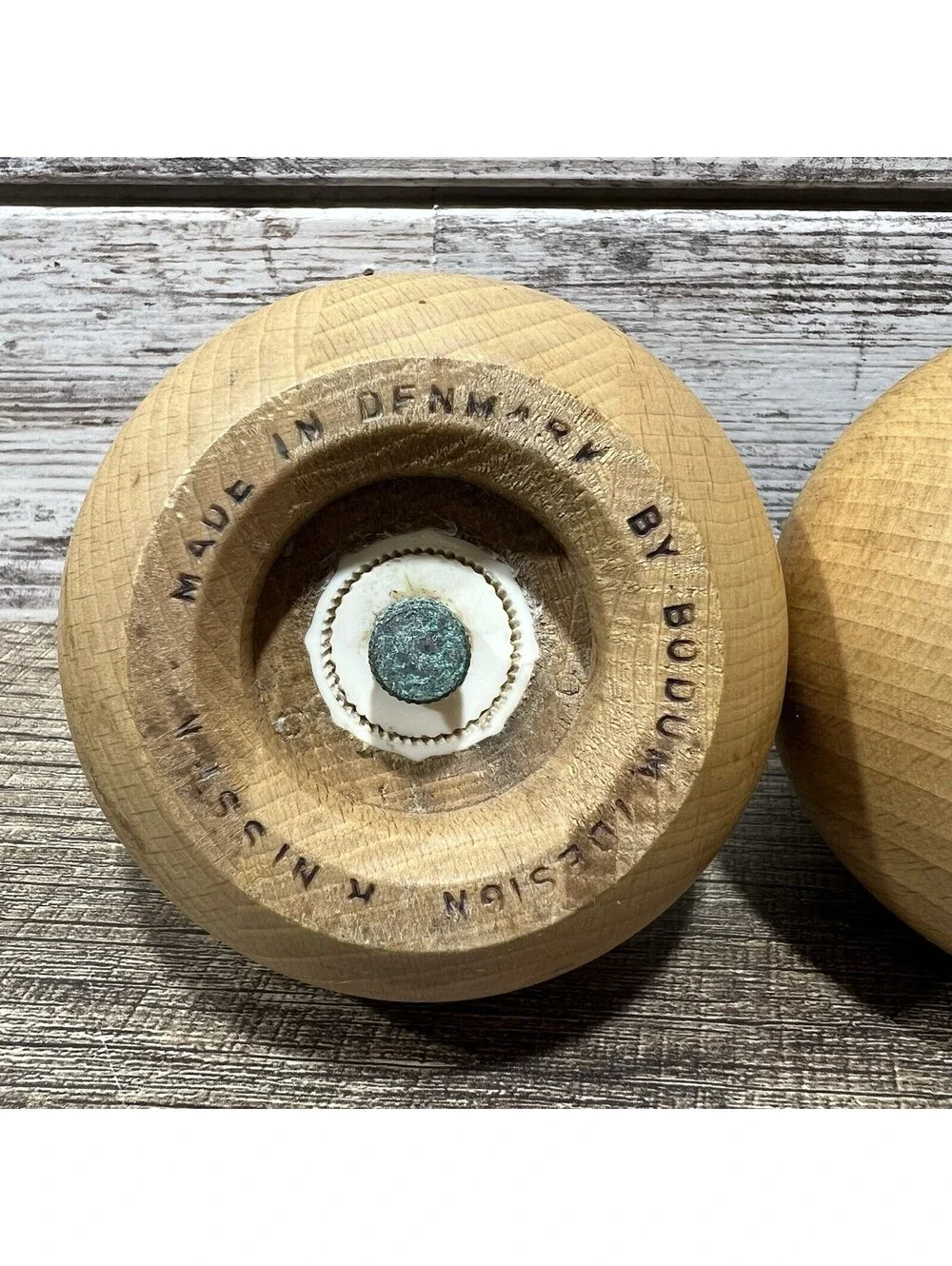 VTG BODUM Nissen Ball Boy Salt  & Pepper Round Wooden Mill/Grinder Set Denmark